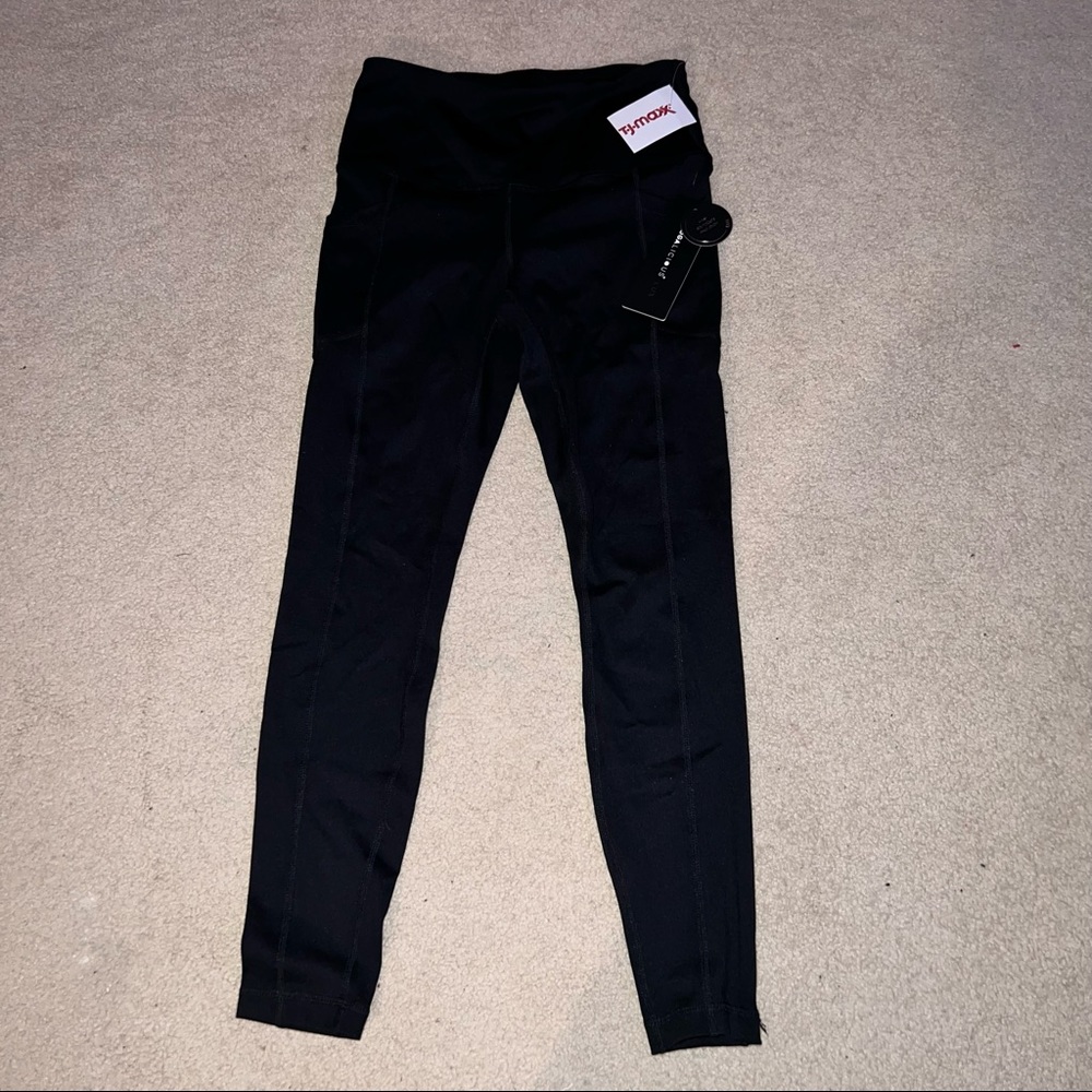 Brand New Black Yogalicious Leggings with Pockets